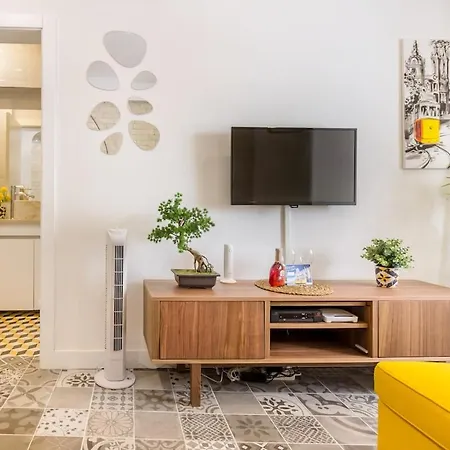 Historical Compact Flat *