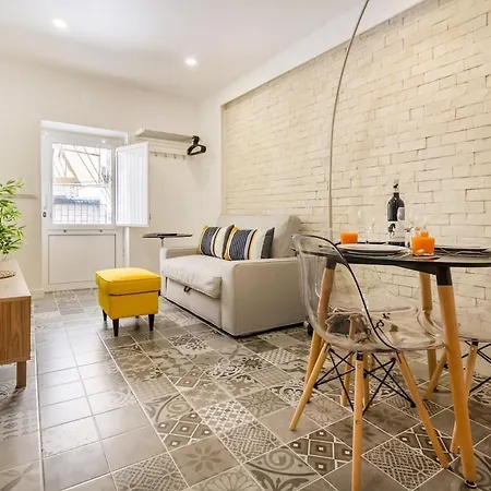 Historical Compact Flat Lisboa
